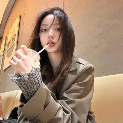 她比烟花寂寞